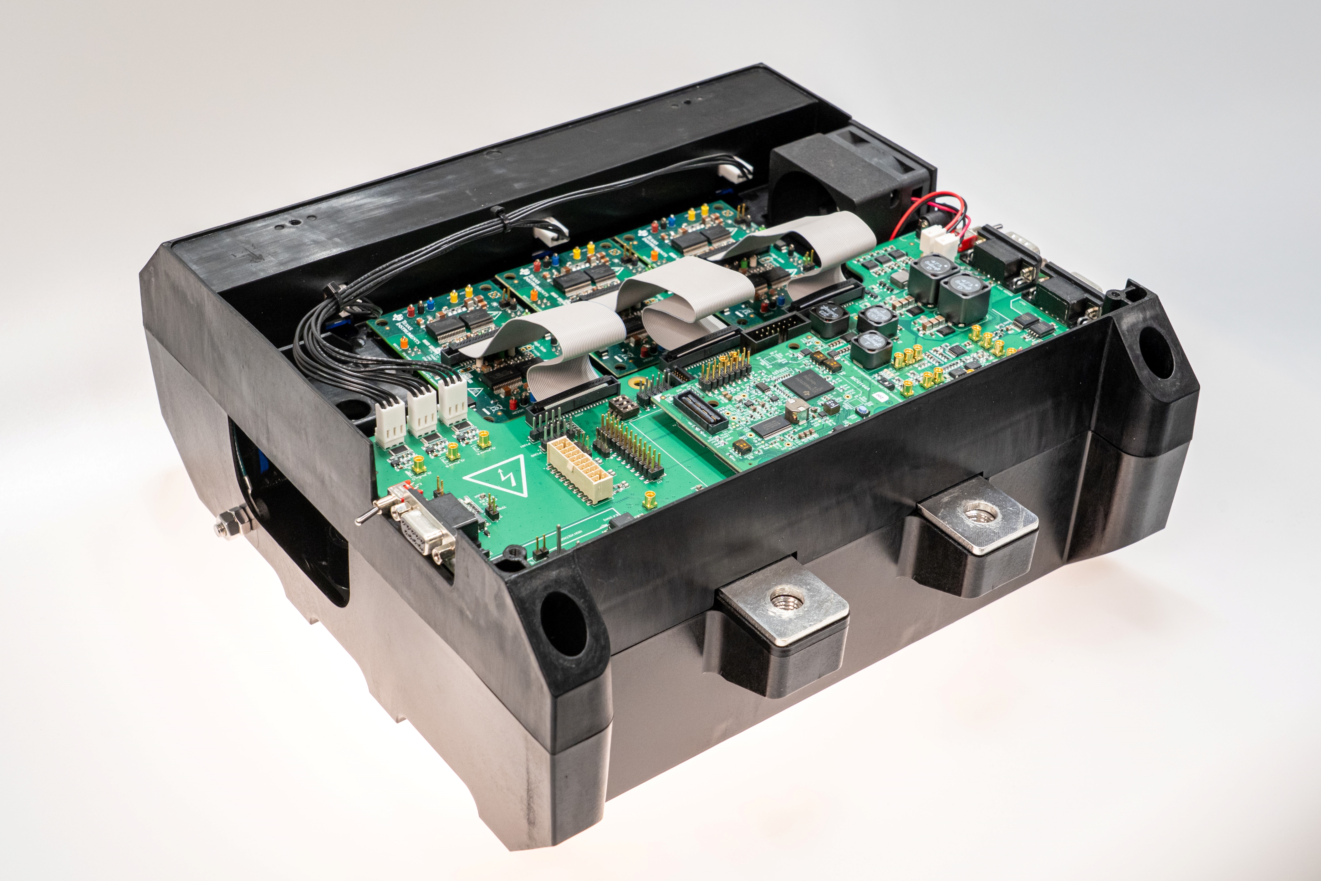 AM2634-Q1, C2000, UCC14240-Q1, UCC5870-Q1 TIDM-02014 牽引逆變器參考設(shè)計