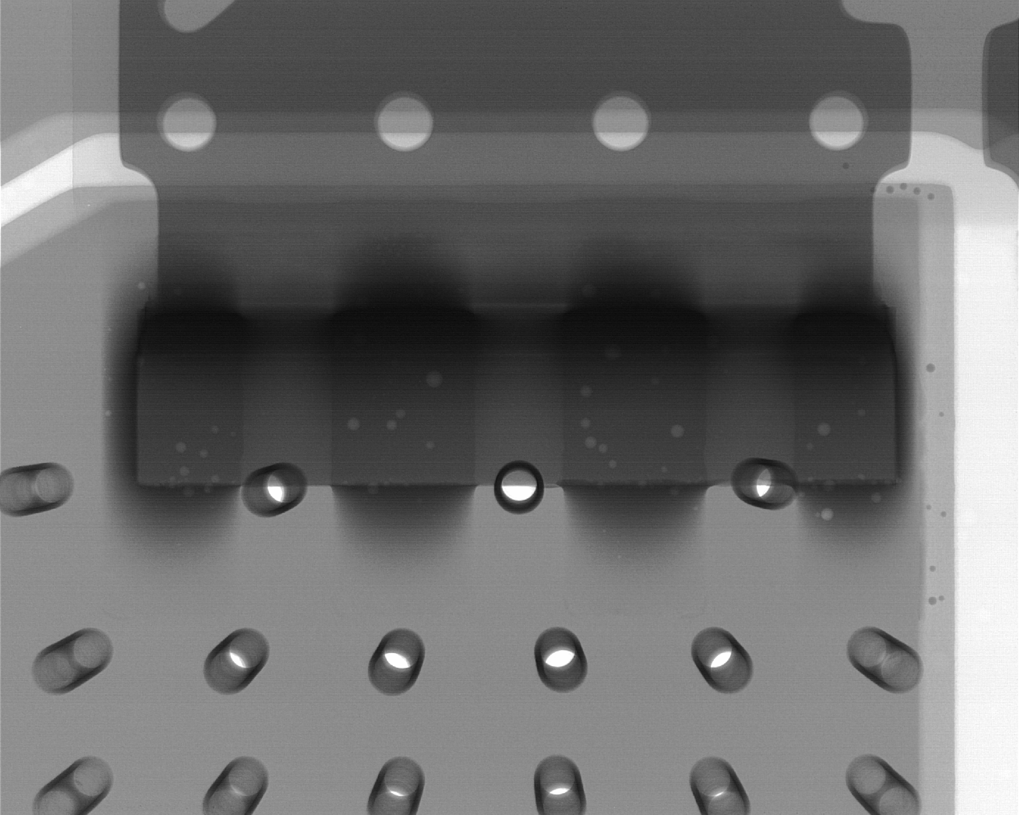  免清洗焊膏 X 射線(xiàn)，左側(cè)輸入引線(xiàn)