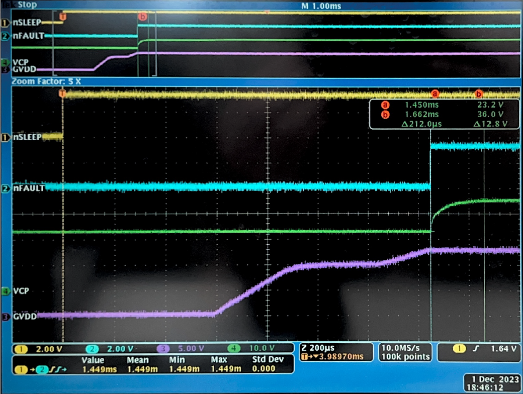 DRV8334-Q1 器件上電