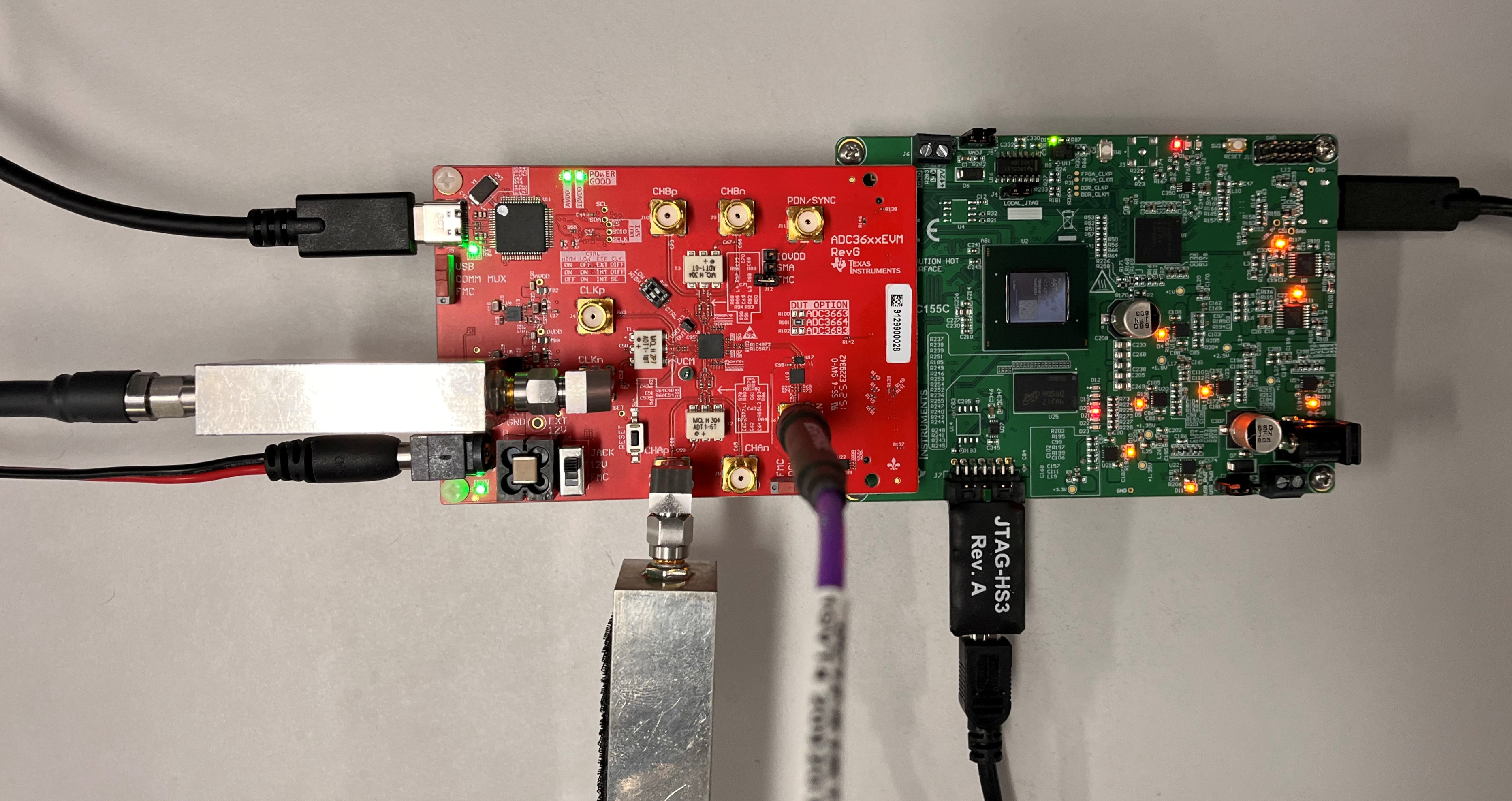 ADC3663EVM, ADC3664EVM, ADC3683EVM TSWDC155EVM 已上電